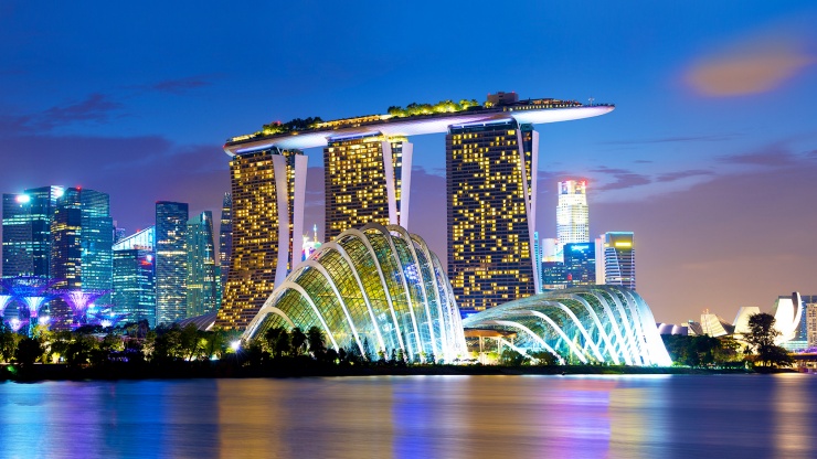 夜色中的新加坡天际线