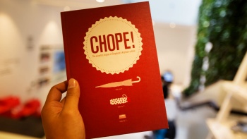 印有新加坡俚语 “Chope” 的明信片