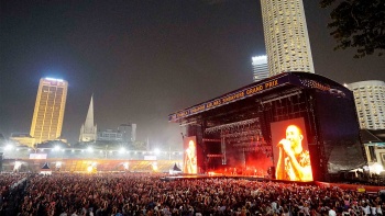 新加坡大奖赛车季期间，魔力红（Maroon 5）在政府大厦草场举行演唱会