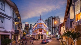 俯瞰恭锡路上的店屋