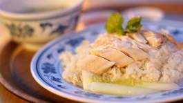 一盘鸡饭特写镜头