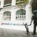 Statues outside of the Peranakan Museum