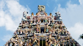 维拉玛卡里雅曼兴都庙供奉着维拉玛卡里雅曼（又名伽梨）女神，她是主掌破坏的凶恶之神。