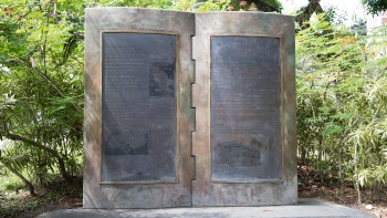 新加坡印度国民军纪念碑的标志