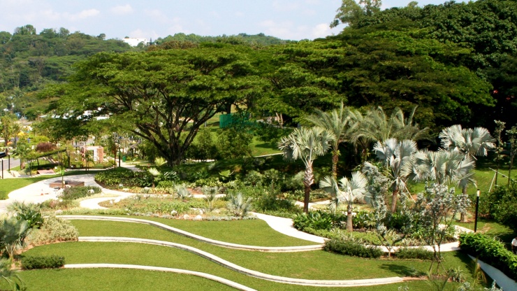 Wide angle shot of the well-manicured lawns at HortPark