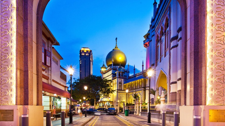 Sultan Mosque in the evening at Kampong Gelam