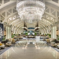 The interior entrance of Fullerton Bay Hotel